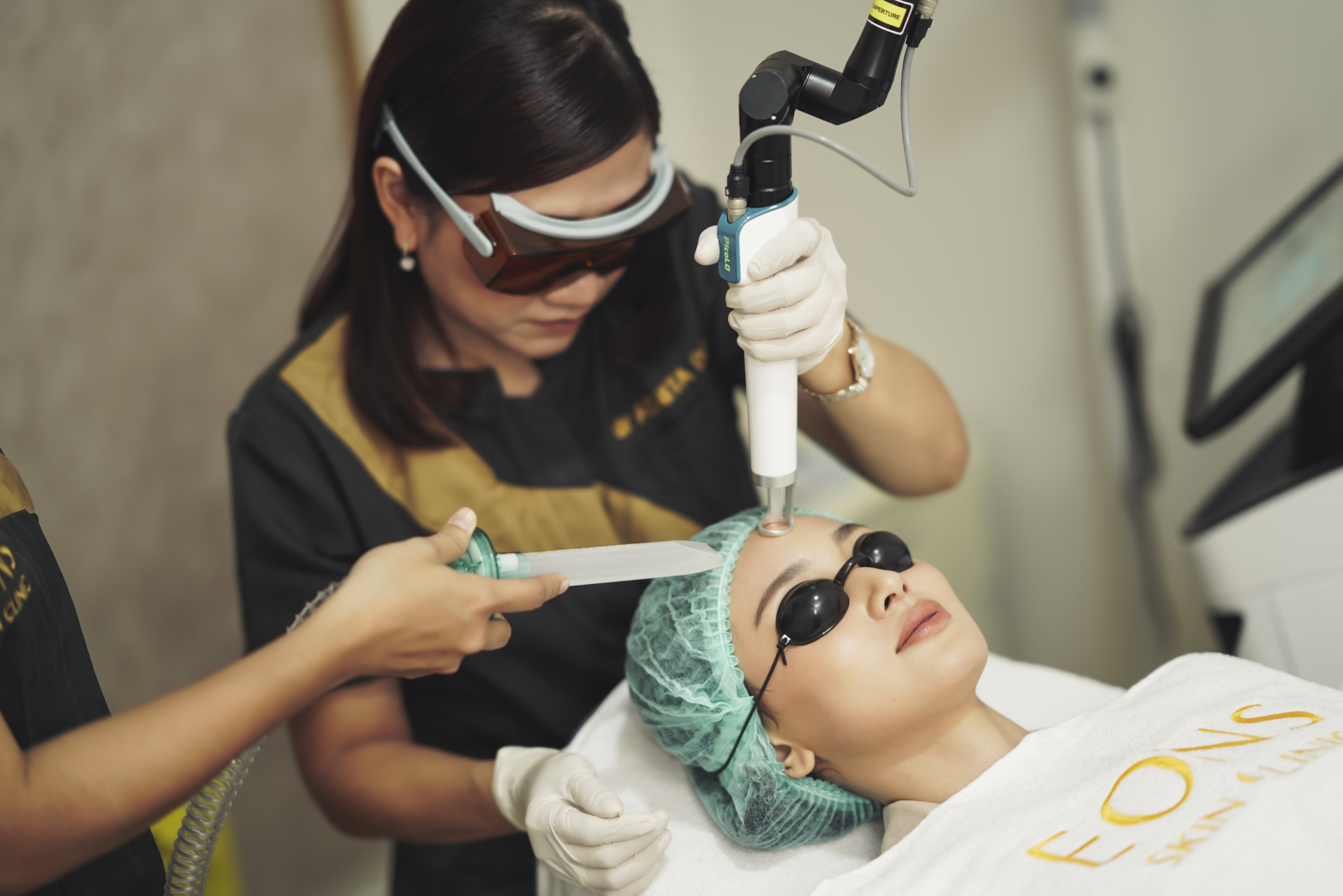 EONS PICO TONING REJUVE